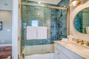 Panoramic Siletz Bay and Ocean Views, Four Bedroom Suites, Contemporary Luxury! - Image 4