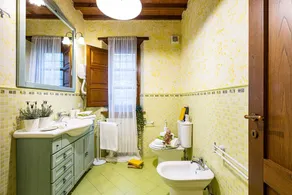 Family sized apartment with external patio, barbecue and swimmingpool - Image 3