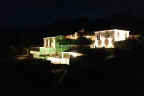 estate near Uzès in the heart of nature - Image 4