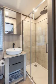 Wildwood - modern Kelling Heath caravan - Image 3