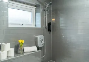 Charming Crawley Getaway 1br Near Gatwick Airport - Image 2