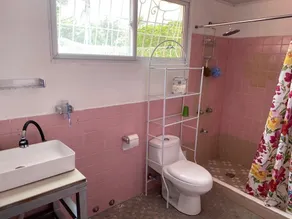 Nice room overlooking the lake, in the heart of Managua. - Image 2