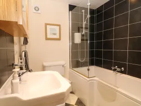 Hazel Cottage - Image 3