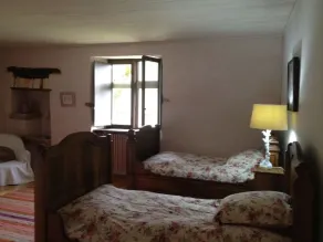 Bella casa del 18 ° secolo in affitto in un piccolo villaggio privato con piscina riscaldata - Image 5