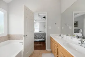 Beautiful Downtown Brick Road Home Oasis With Stadium View - Image 4