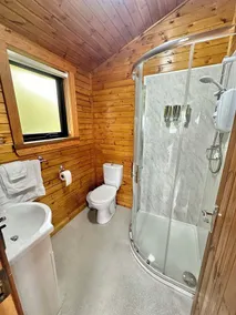 Cosy Portmor Log Cabin- Sea views, Deck & Relaxation - Image 2