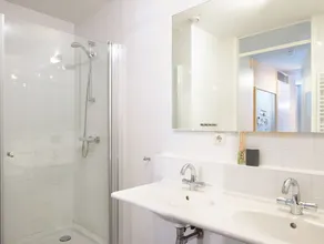 Two room apartment overlooking the harbor - Image 3