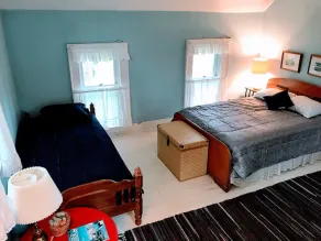 Ironton Shore Farms: 4 Schlafzimmer Bauernhaus am Lake Charlevoix mit Strand und Dock - Image 4