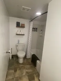 Cozy 2 Bed - Image 5