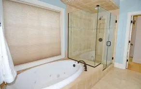 Luxury Home with Office and Man Cave-Ideal for Families, Couples & Market Guests - Image 4
