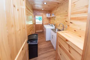 Luxurious Log Cabin Retreat Hot Tub Fireplace, Fire pit, Foosball, BBQ, 4 TVs - Image 3