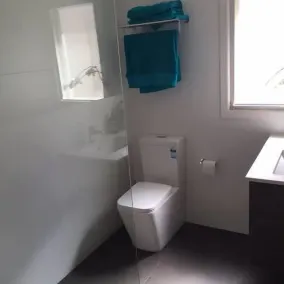 Ocean Beach Retreat - Image 2