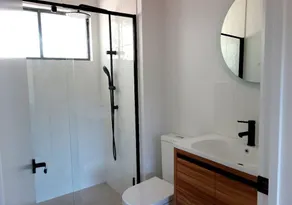 Peaceful Bush Retreat in renovated lodge - Image 2