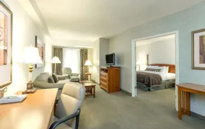 Studio | Free Breakfast + Outdoor Pool and Hot Tub - Image 5