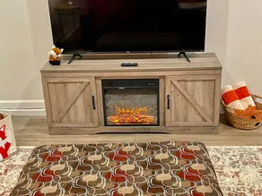 Foxs Den Hot Tub Bbq Queen Bed Sleeps 2 - Image 2