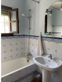 Sunny hillside casita in Guaro - Image 3