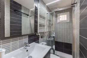 Apartamento 'Moratalaz' con Wi-Fi y aire acondicionado - Image 4