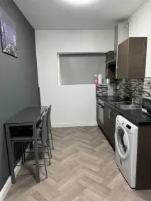 1-bed Apart-nottingham-free Parking - Image 4