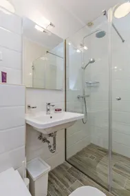300 years old stone-villa on the waterfront, spacious rooms and best view - Image 2