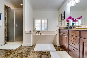 Buckhead fenced N Gated Ensuited 6BD,8bath Estate, 5mins to shopping.Sleeps 12  - Image 2