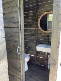 Hudson River Retreat w/ Pool, Hot Tub, Treehouse & Private Beach - Image 3