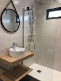 Sehr schönes Haus im Jahr 2019 Fuß im Wasser renoviert - Image 3