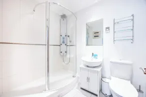 Koks Mews 2 Bed 2 Bath Executive Apartment - Image 2