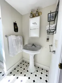 Osprey's Nest. Waterfront unit with boat and kayak access. Pet Friendly! - Image 3