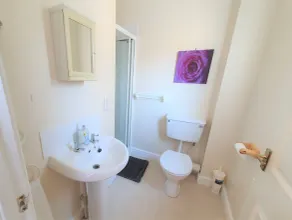 2-bedroom House Near Town With Superfast Wi-fi - Image 3
