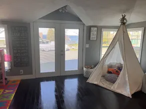 Roomy Lake rights with private dock large yard perfect family get away - Image 3