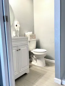 Spacious Studio with Private Entry - Image 4