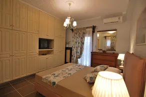 First floor independent apartment with amazing views & private pool in Pessada - Image 5