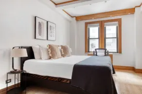 Sleek Midtown 1BR w/ Doorman, near Central Park, by Blueground - Image 3