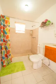 Ideal 2-bedroom apartment on Barbados' South Coast, near beach and attractions! - Image 2