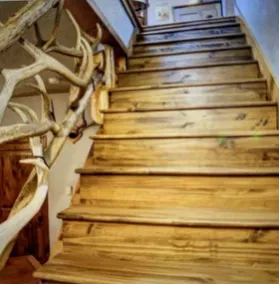 Cozy Cabin with Beautiful Views. Minutes from Downtown Custer - Image 2