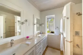 Beautiful Beachfront Luxury Villa with Pool - Westhaven - Image 3
