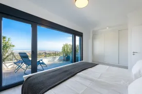 Villa in the hills of Marbella with sea views, 15 min from the beach - Image 5