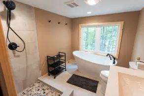 Lake Wallenpaupack Cottage with Private Dock, Kayak and Paddle Boards - Image 4