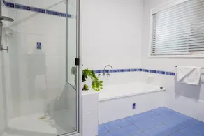 Agnes Bliss • Luxe Coastal Retreat • Walk to Beach - Image 3