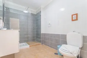 GuestReady - Colon Eva - Image 2