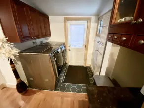 /Fire Place Bungalow\\ 1917 SUNY Eagle Hill 6Beds 2Baths - Image 2