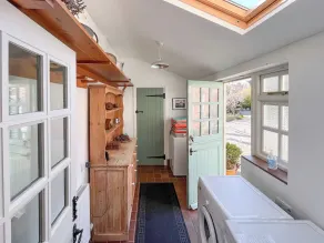 2 bedroom accommodation in York - Image 3