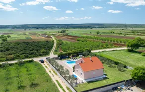 Beautiful villa Maris with pool - Image 2