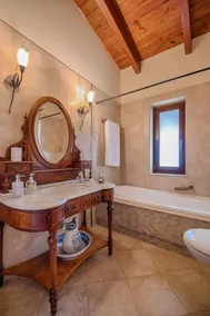 Four-Bedroom Private Family Villa with Pool, 400m from the Beach. Villa Russelia - Image 2