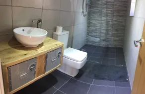 Unikt designade utrymme i lugna inställningar från bok, hör själv dig - Image 5