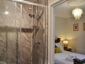 11 bedroom accommodation in Bridlington - Image 5