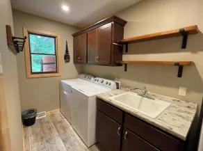 Waterfront cabin, sleeps 13, year round fishing on Chippewa Flowage in Hayward - Image 3