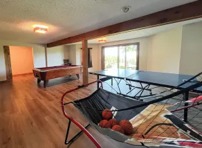 Just rehabbed, amazing views on 300 acre ranch, animals, trails, hottub, pond - Image 3
