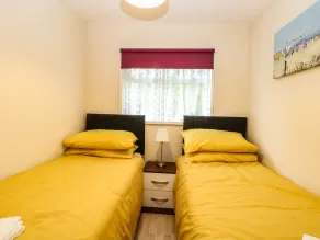 CHALET 126A, family friendly, country holiday cottage in Cromer - Image 3