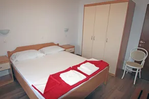2-Zimmer-Ferienwohnung mit Terrasse und Meerblick Vinjerac, Zadar (A-5811-d) - Image 5